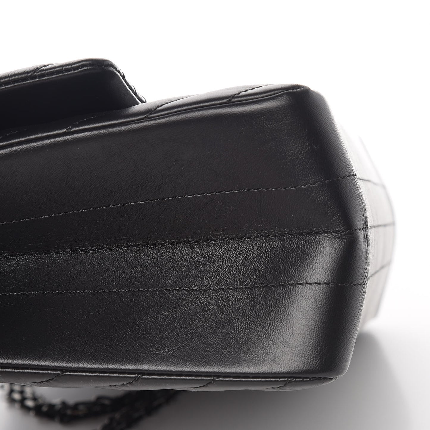 Aged Calfskin Chevron Quilted 2.55 Reissue 226 So Black
