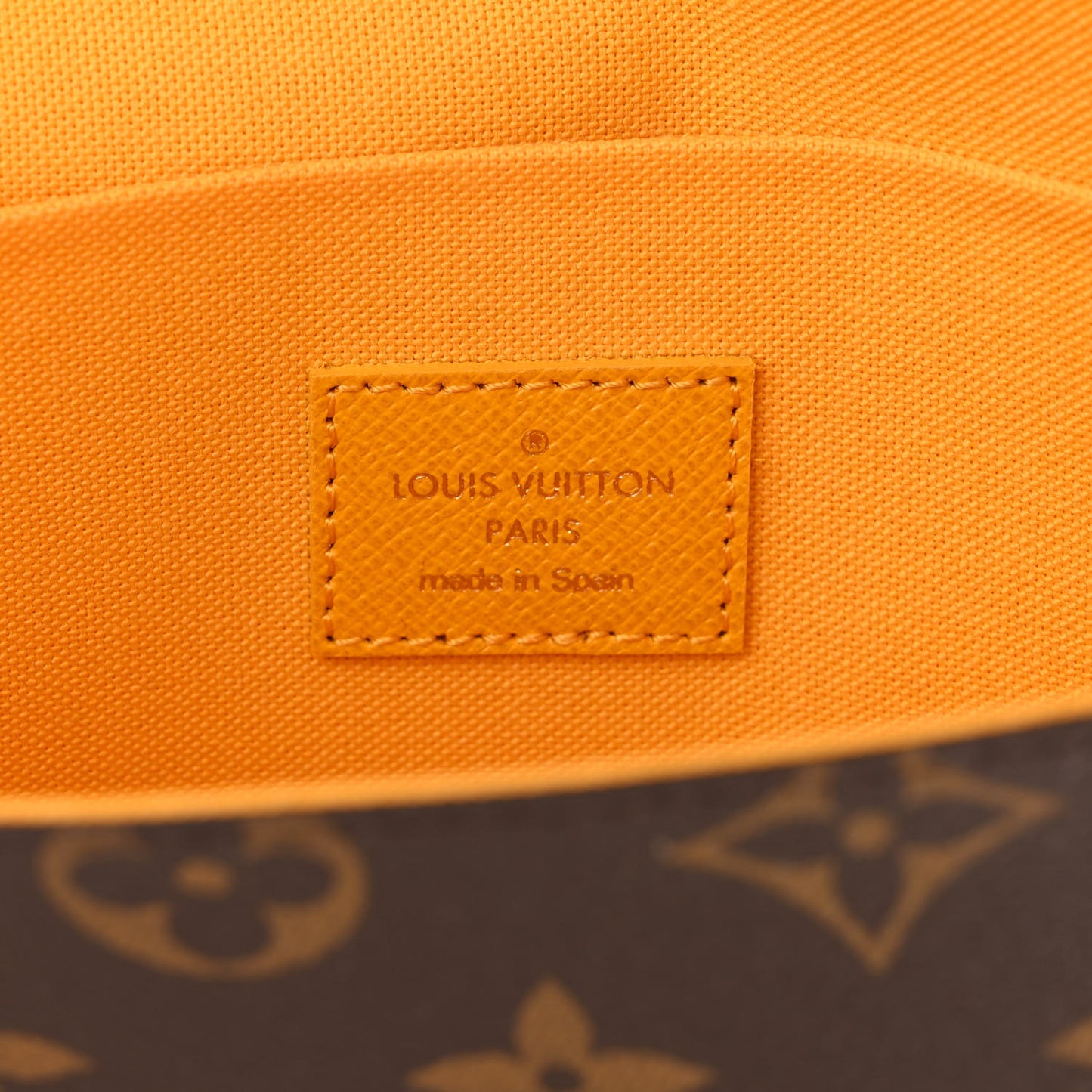 Monogram 2022 Christmas Animation New York Soho Pochette Felicie Chain Wallet Yellow
