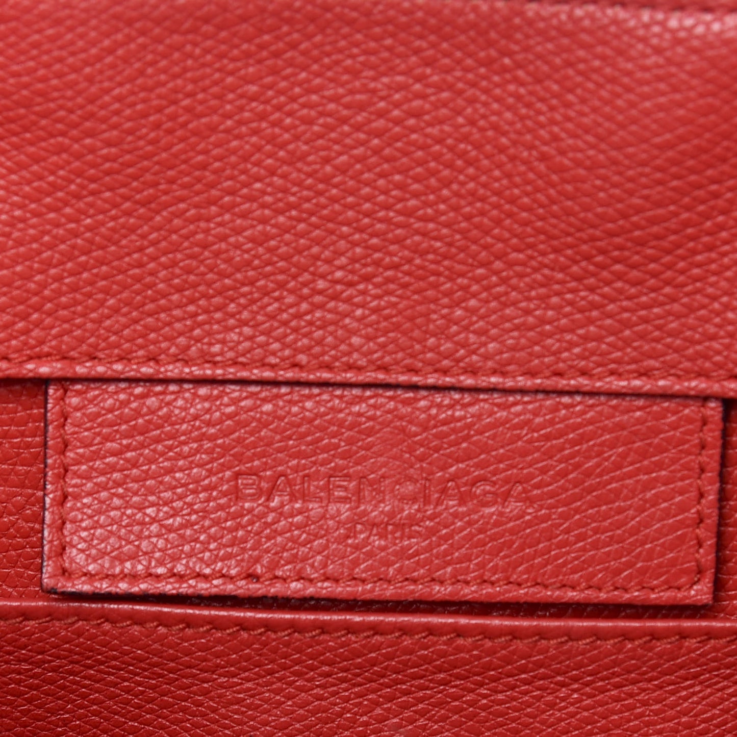 Grained Calfskin Plate Hardware Papier A6 Zip Around Tote Rouge Houx