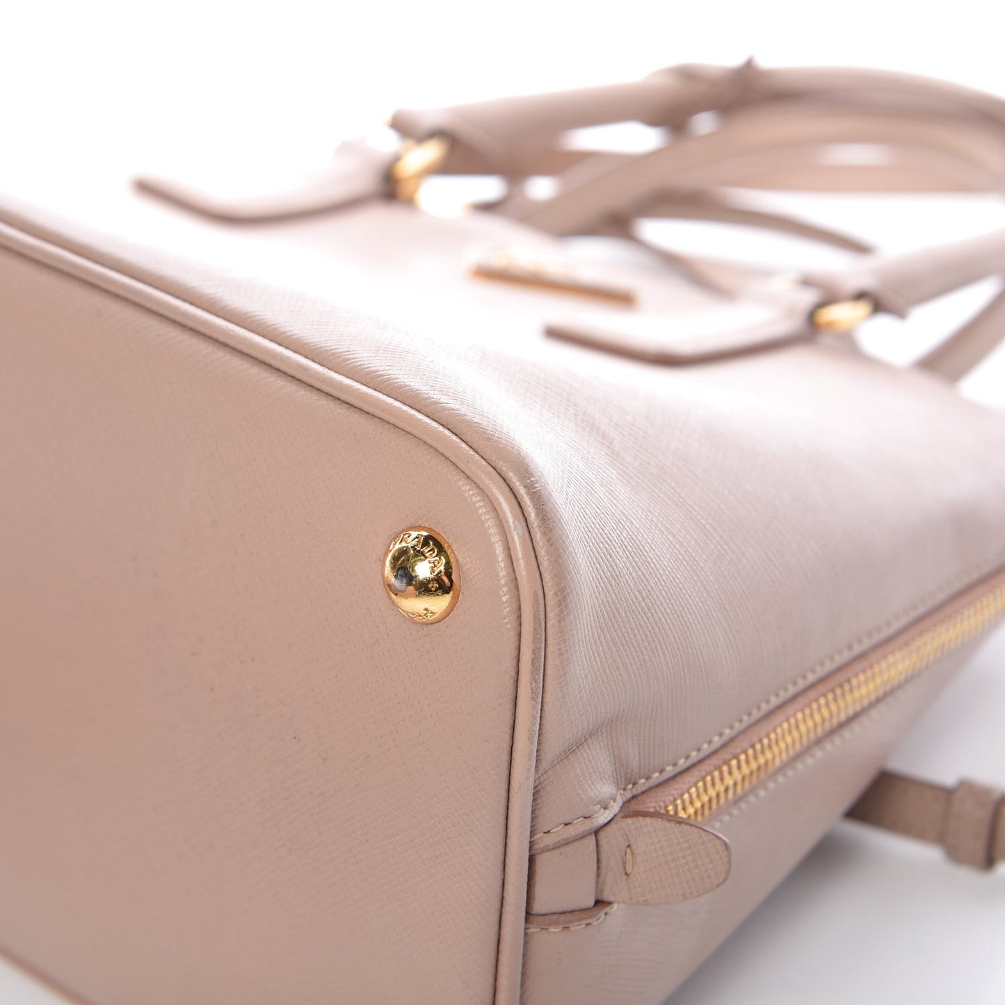 Saffiano Lux Medium Promenade Tote Cammeo