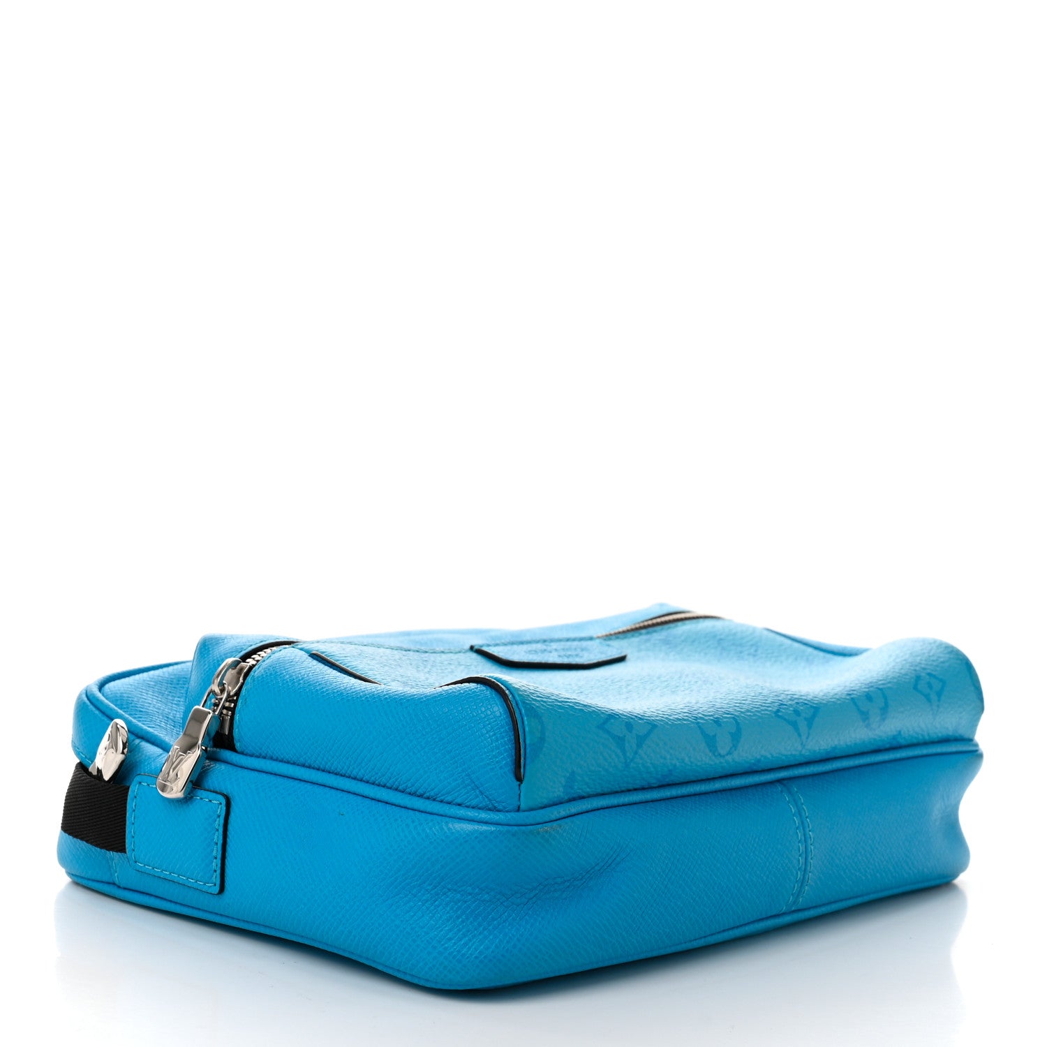 Louis Vuitton Taigarama Outdoor Messenger Blue Lagoon 4 of 10