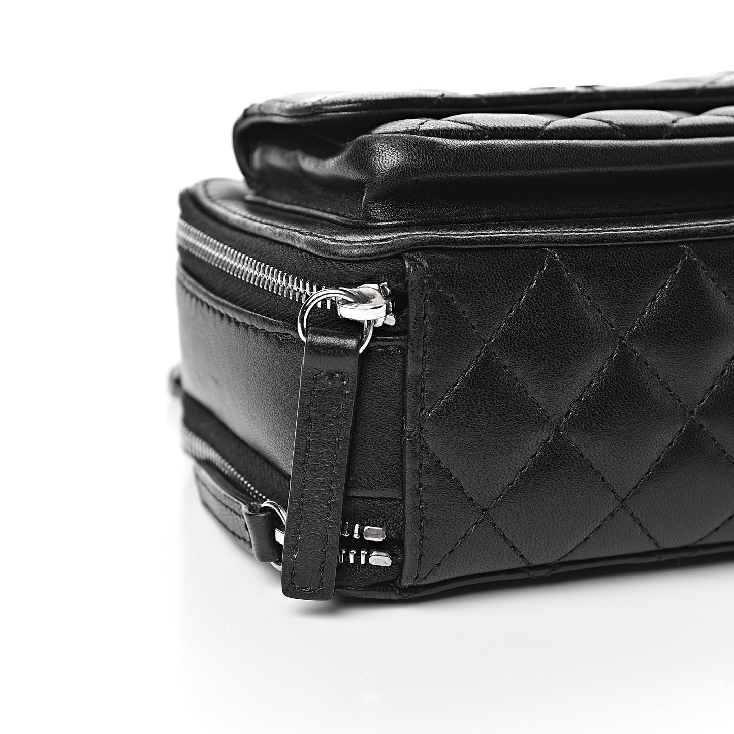 Lambskin Quilted Small Pocket Box Camera Case Black