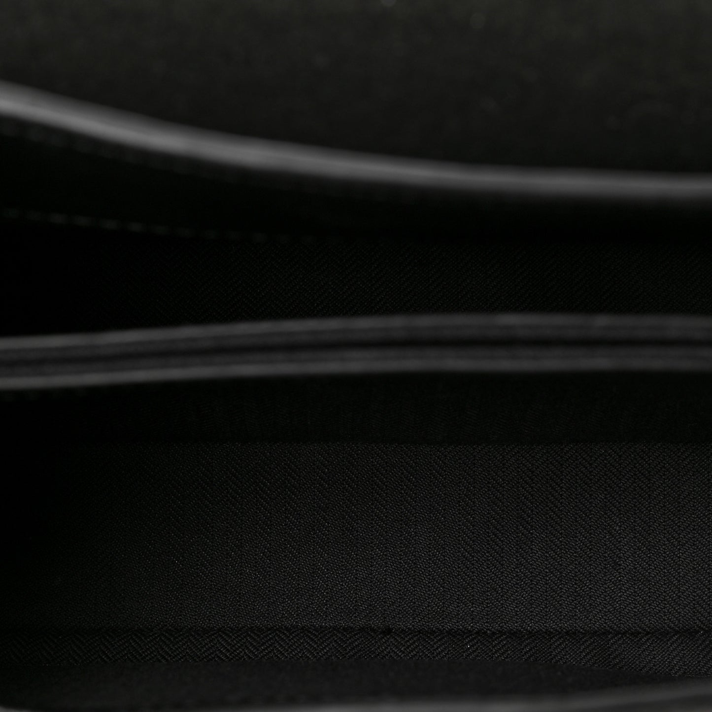 Small Classic Grain Calfskin Mini Seaton Black