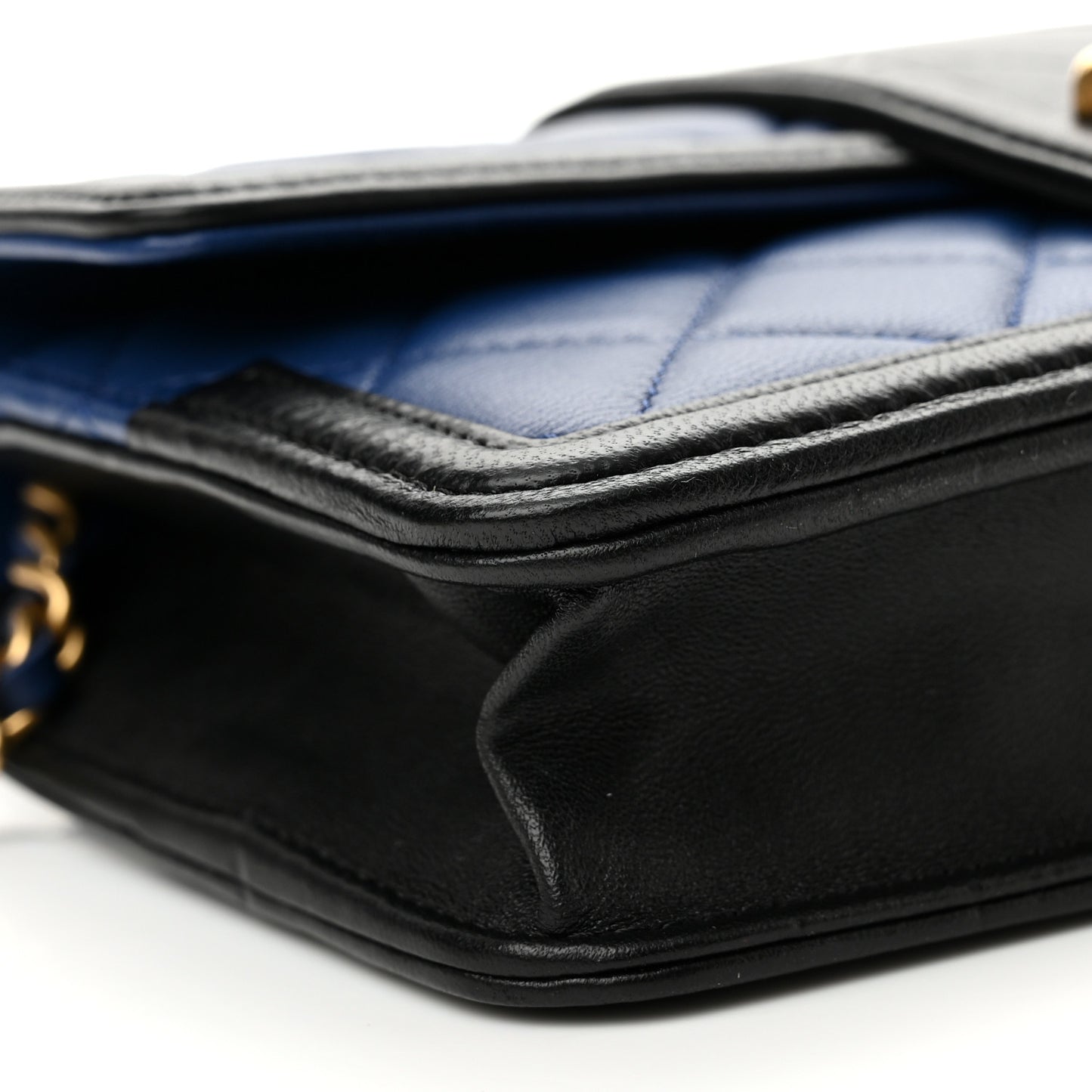 Lambskin Quilted Elegant CC Wallet On Chain WOC Blue Black