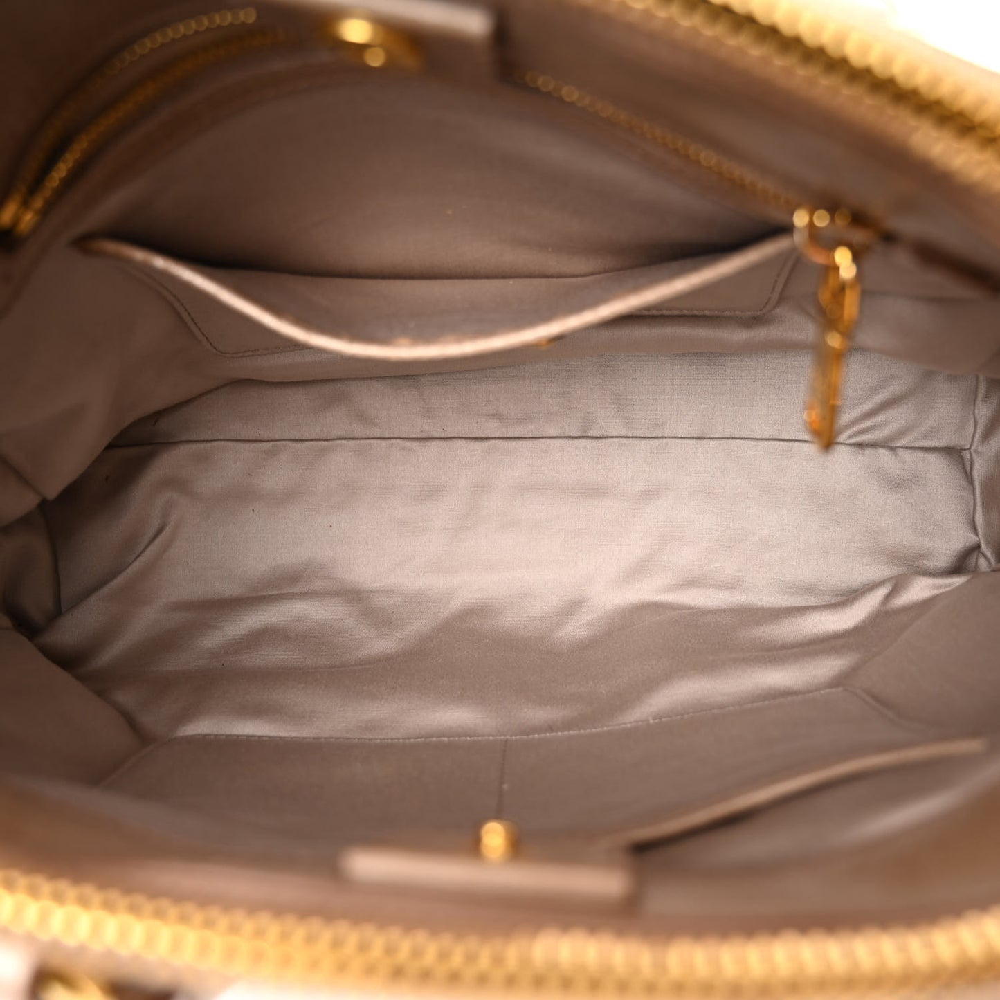 Vitello Shine Double Zip Tote Cammeo