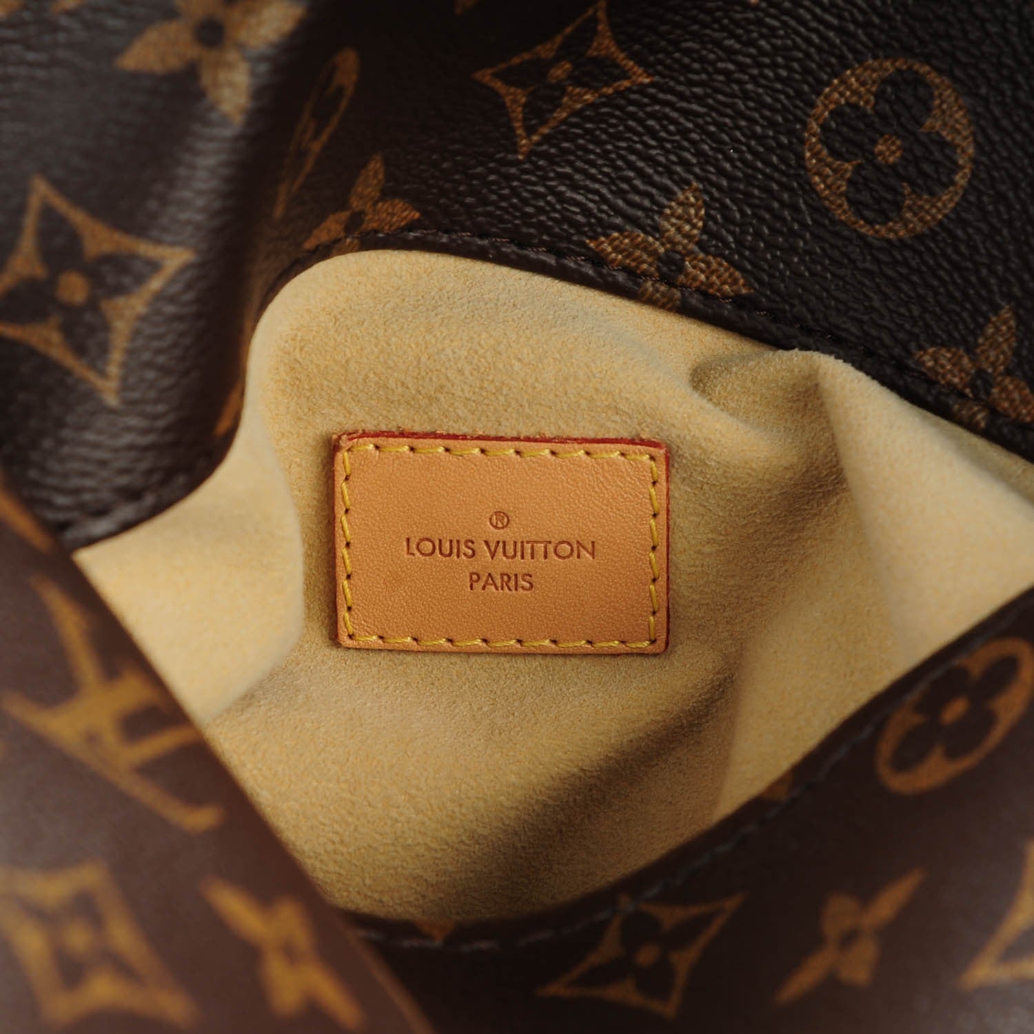 Louis Vuitton Monogram Artsy MM 8 of 10
