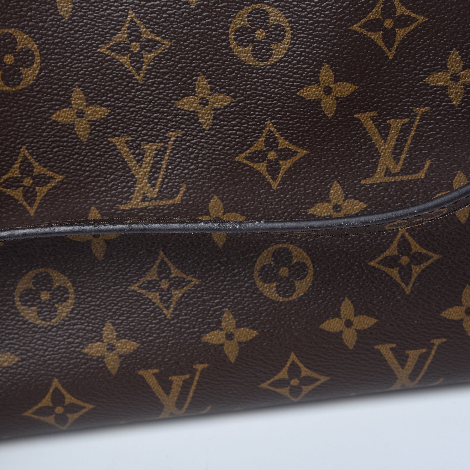 Louis Vuitton Monogram Montaigne MM 14 of 15