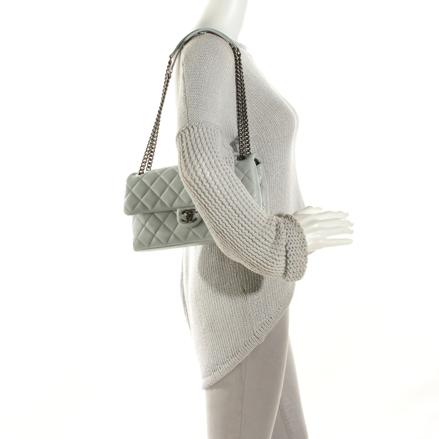 Shiny Lambskin Quilted Medium Flap Light Grey