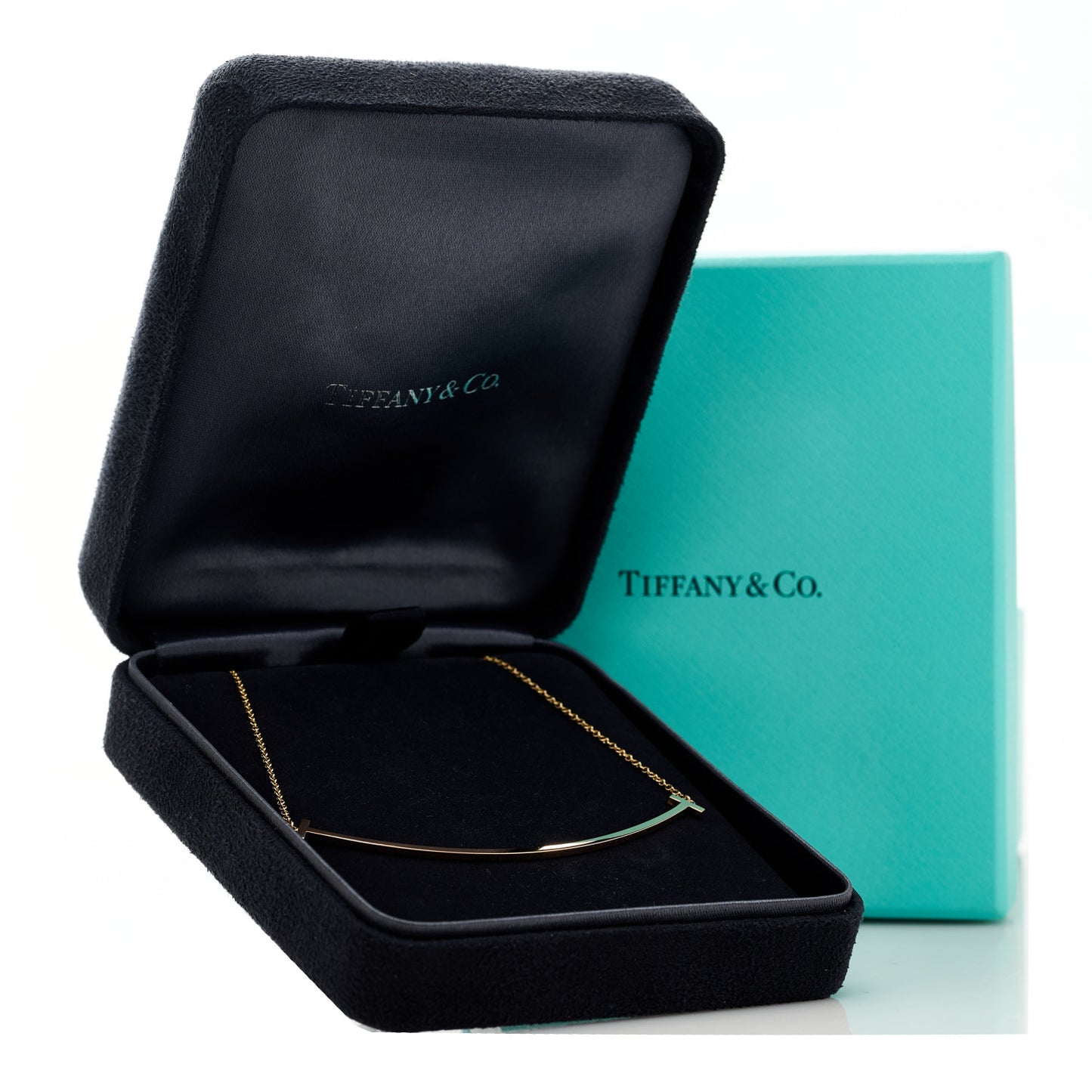 18K Yellow Gold Large T Smile Pendant Necklace