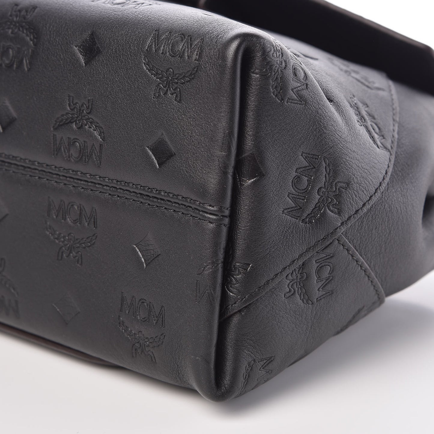 Calfskin Ottomar Essential Flap Shoulder Bag Black