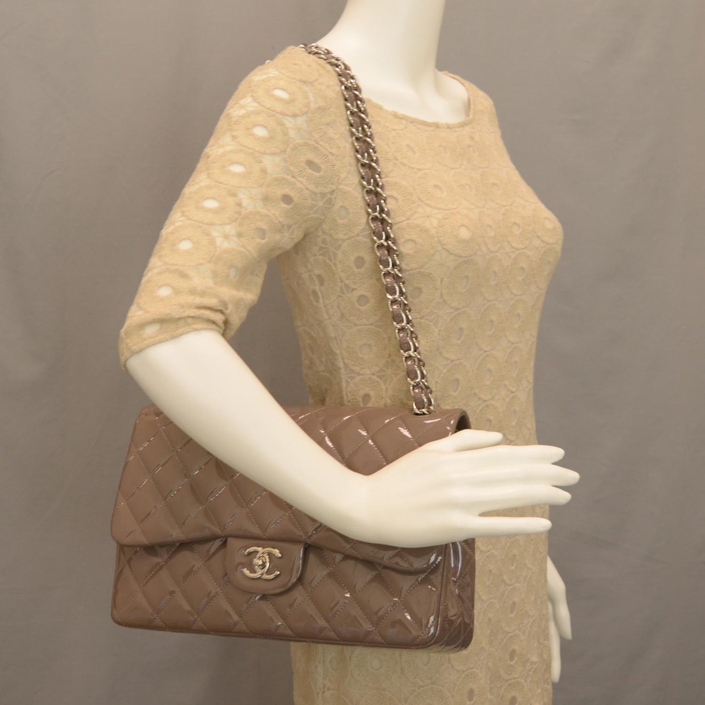 Patent Jumbo Double Flap Taupe