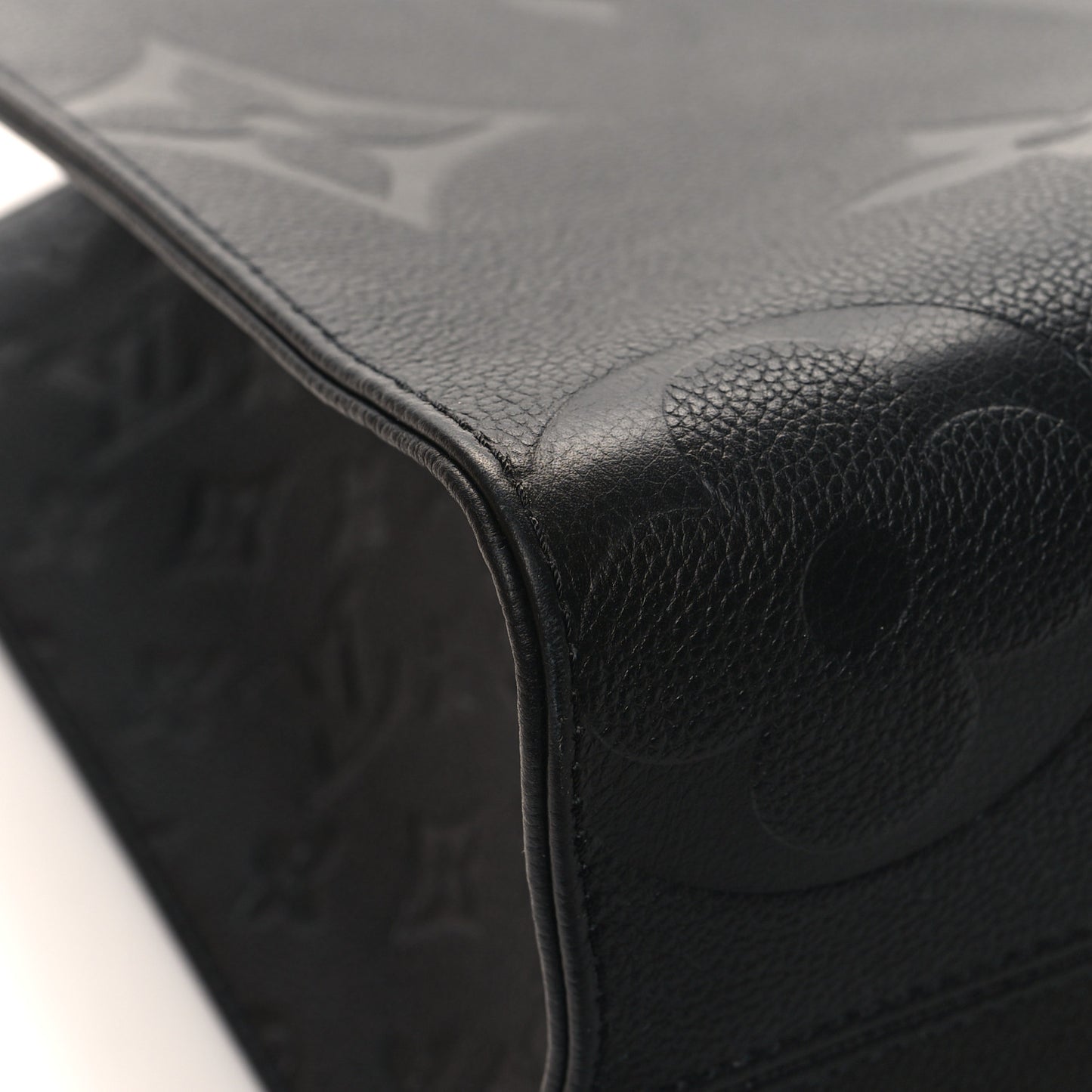 Empreinte Monogram Giant Onthego MM Black