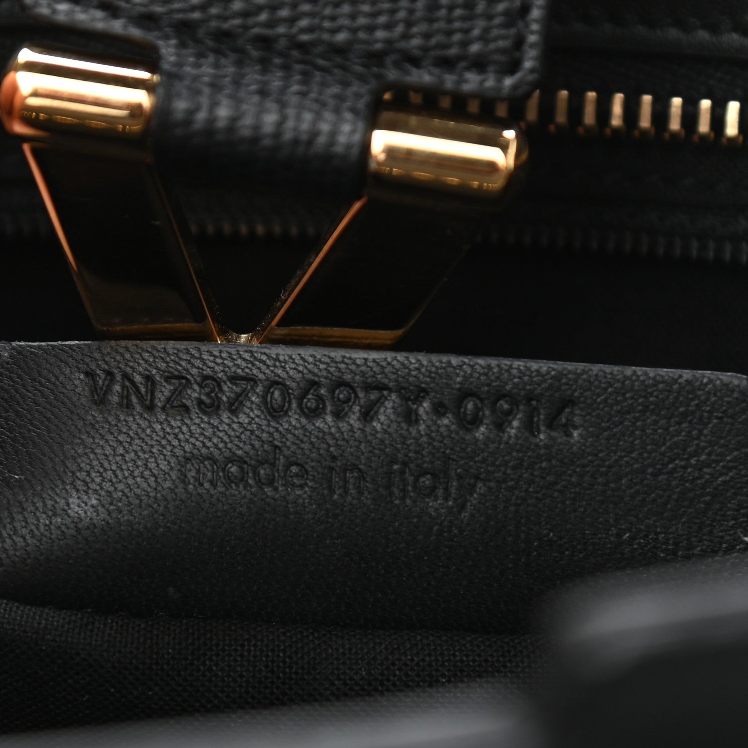 Saint Laurent Textured Calfskin Small Classic Y Cabas Black 7 of 11