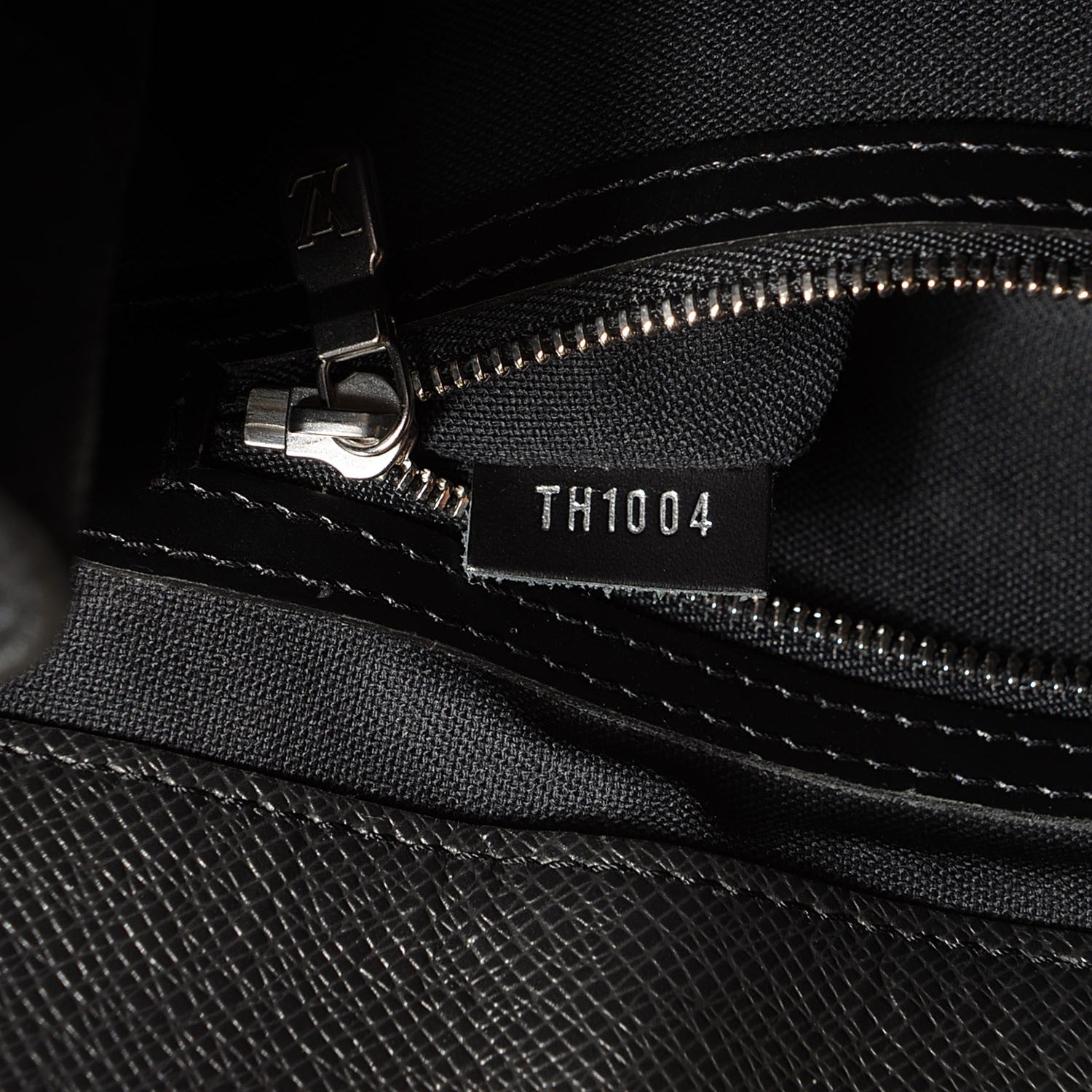Louis Vuitton Taiga Kasbek PM Black 7 of 7