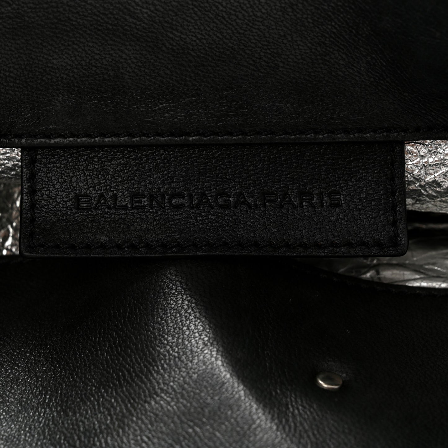 Supple Calfskin Papier A4 Zip Around Tote Black