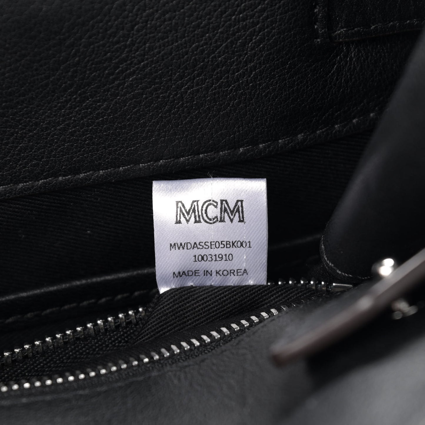 Visetos Calfskin Essential Bucket Bag Black
