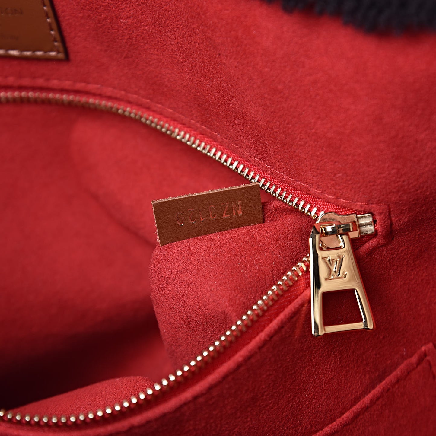 Shearling Monogram Giant Teddy Onthego GM Black White