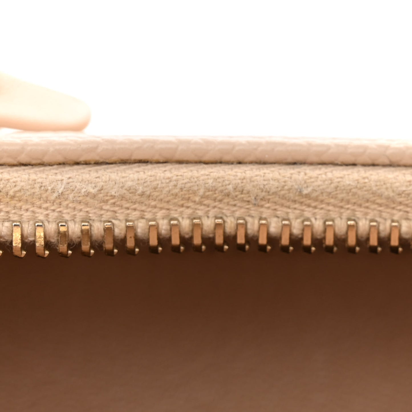 Caviar Quilted Medium CC Filigree Vanity Case Light Beige