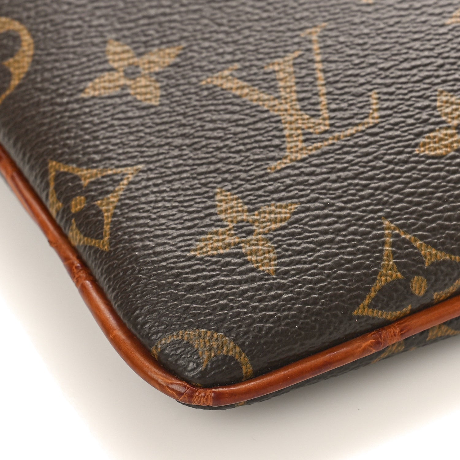 Louis Vuitton Monogram Alligator Trim Mahina XL Pochette 7 of 9