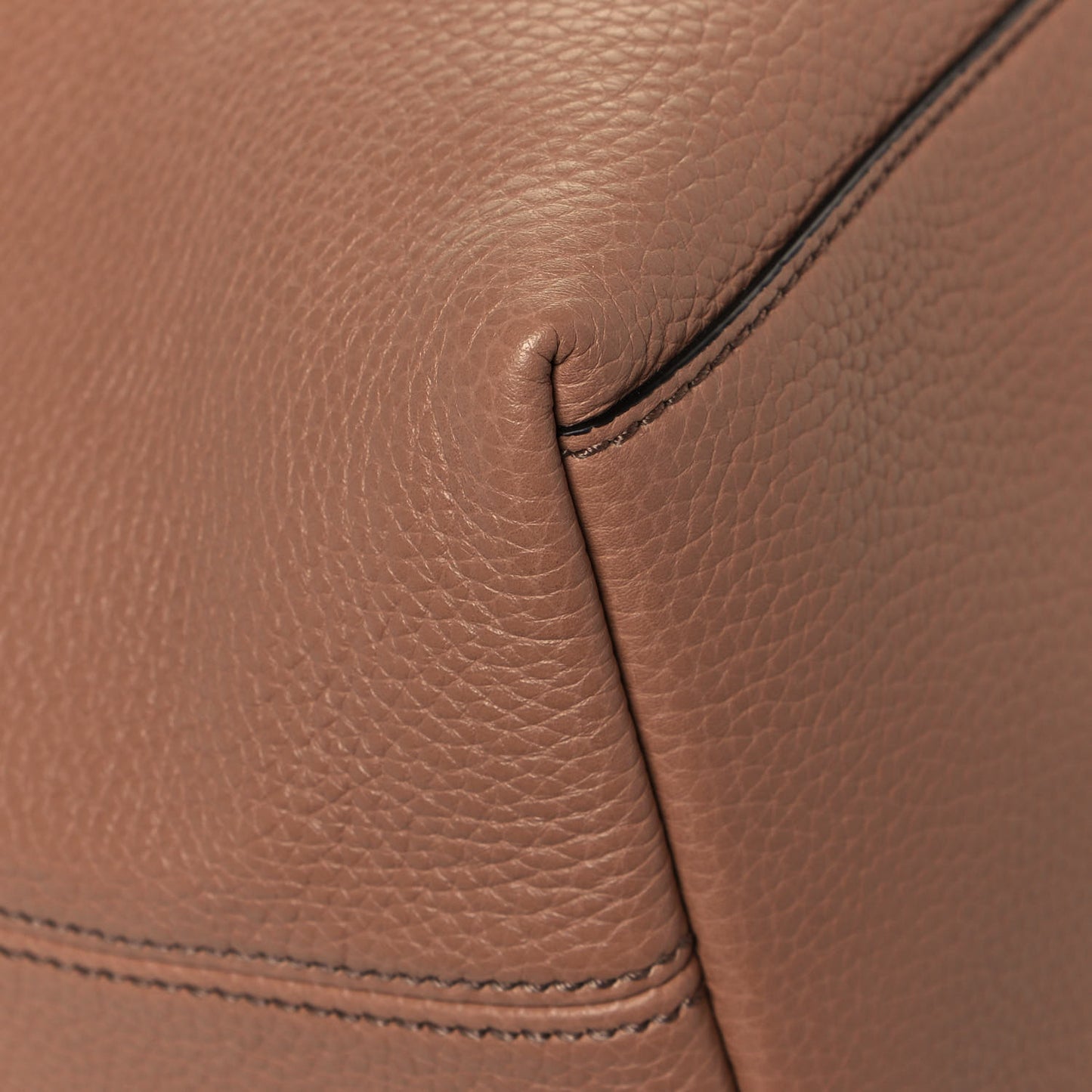 Pebbled Calfskin Medium Soho Chain Shoulder Bag Camelia