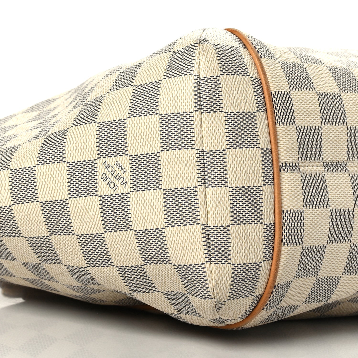 Louis Vuitton Damier Azur Totally MM 6 of 9