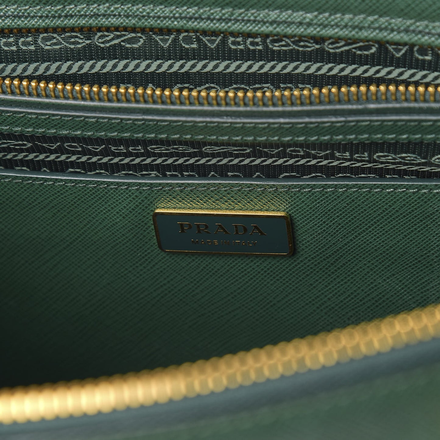 Saffiano Medium Galleria Double Zip Tote Biliardo