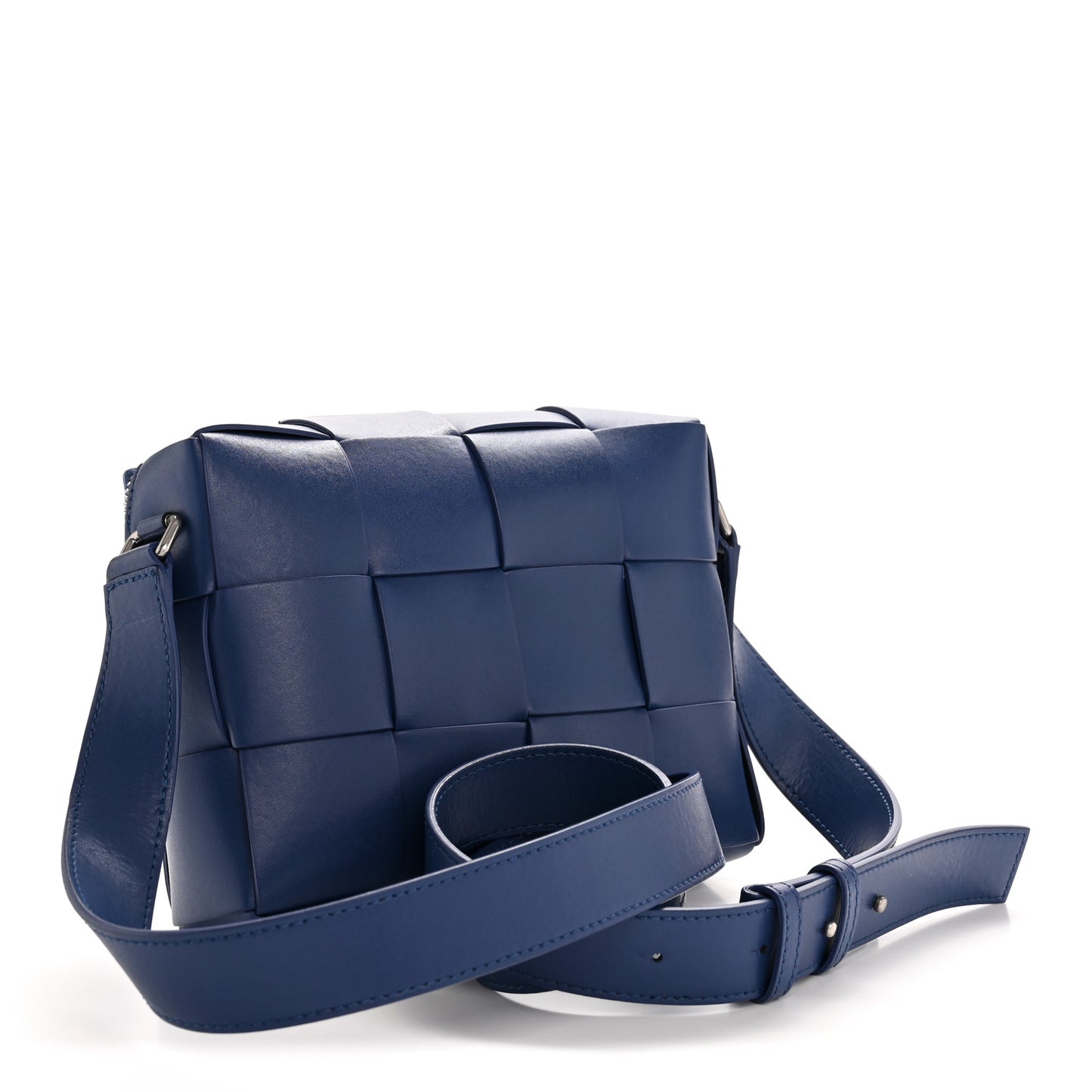 Lambskin Maxi Intrecciato Cassette Camera Bag Cruise