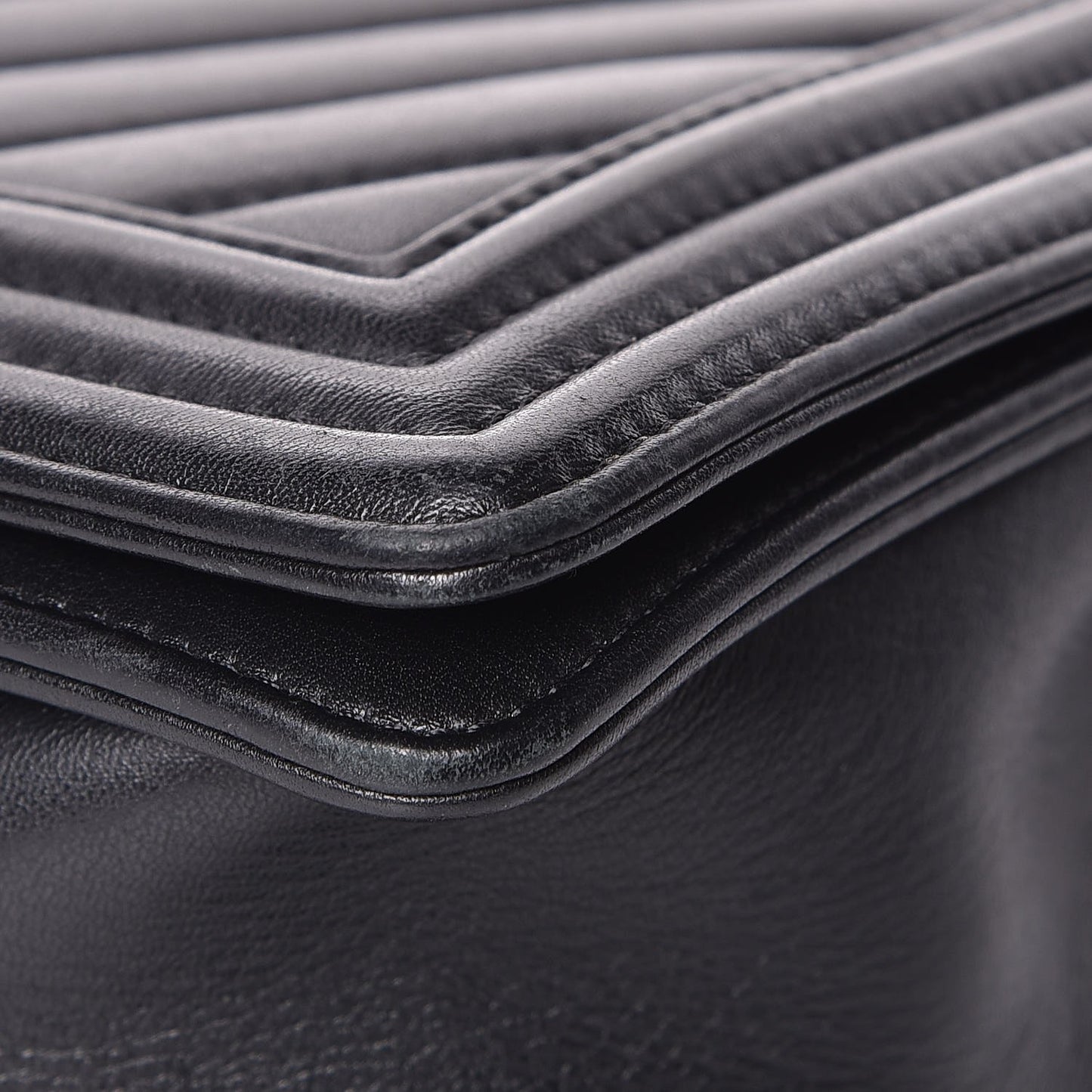 Calfskin Chevron Quilted New Medium Boy Flap Black