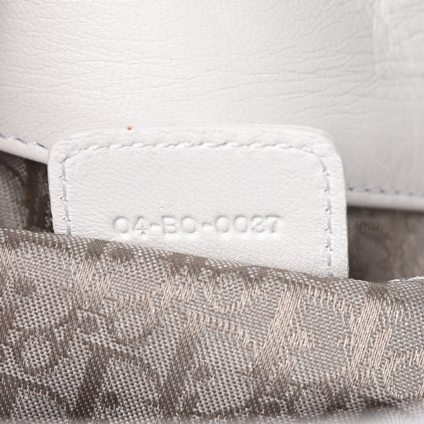 Lambskin Cannage Medium Dior Soft Hobo White