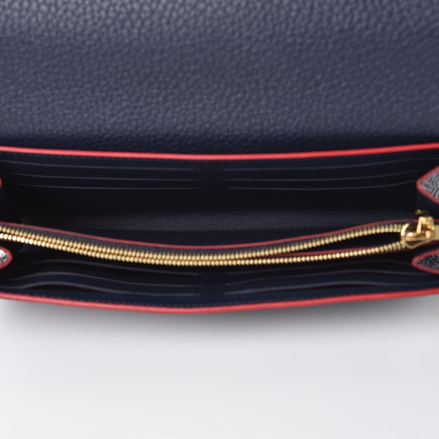 Taurillon Capucines Wallet Blue Marine