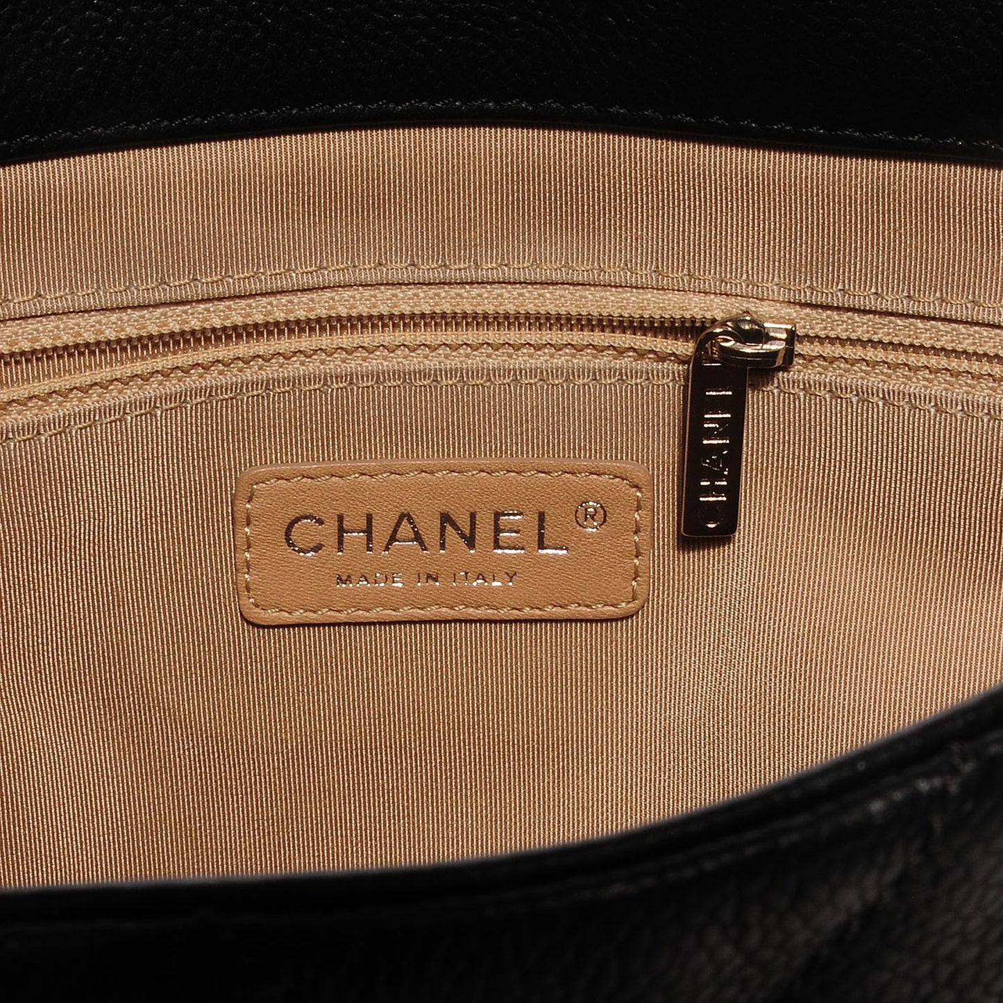 Caviar Expandable Zip Shoulder Bag Black