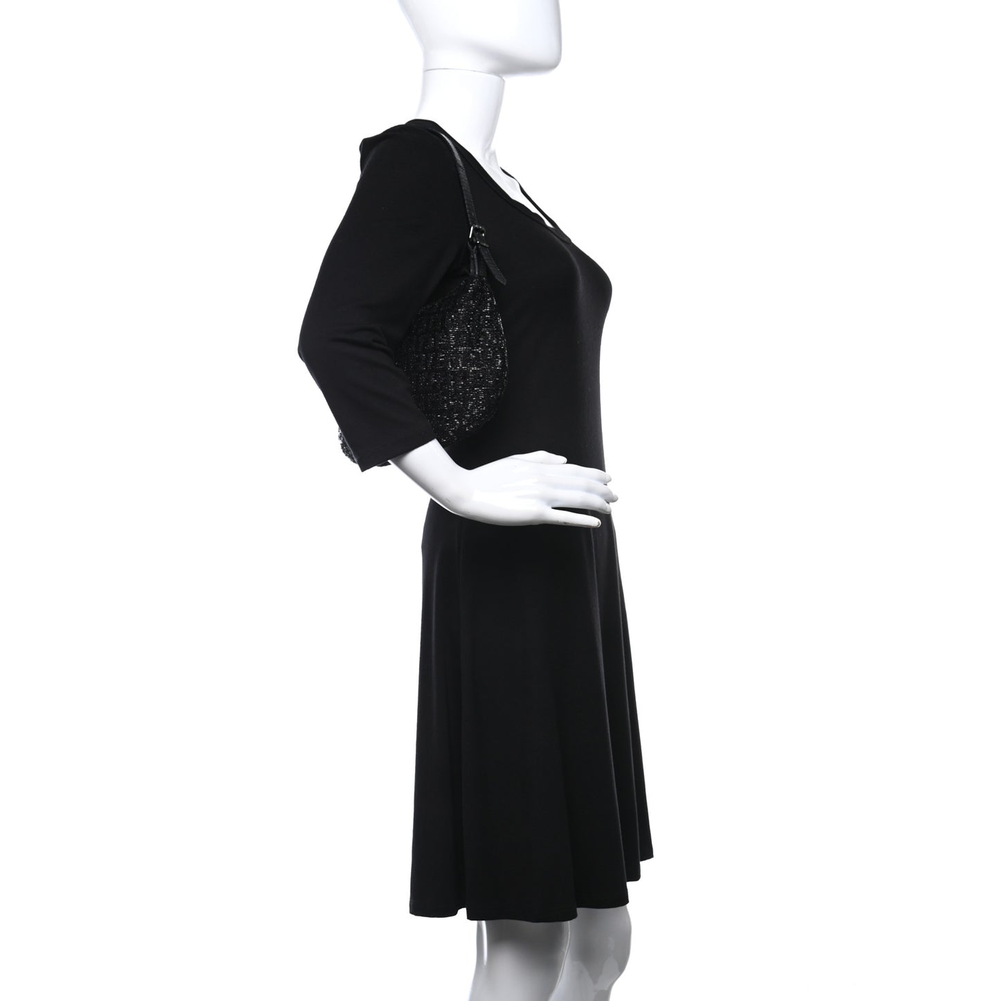 Beaded Small Oyster Black