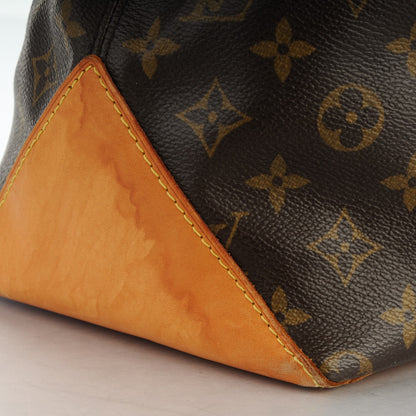 Louis Vuitton Monogram Cabas Mezzo 8 of 9
