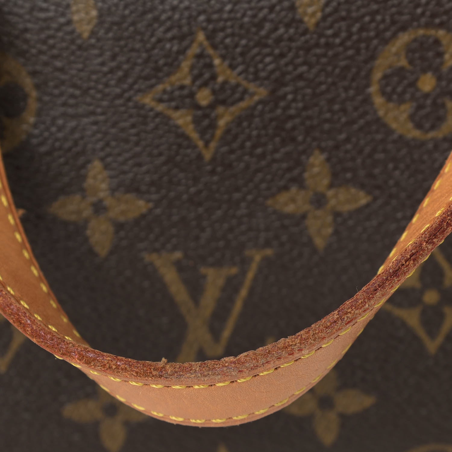 Louis Vuitton Monogram Cabas Mezzo 14 of 15