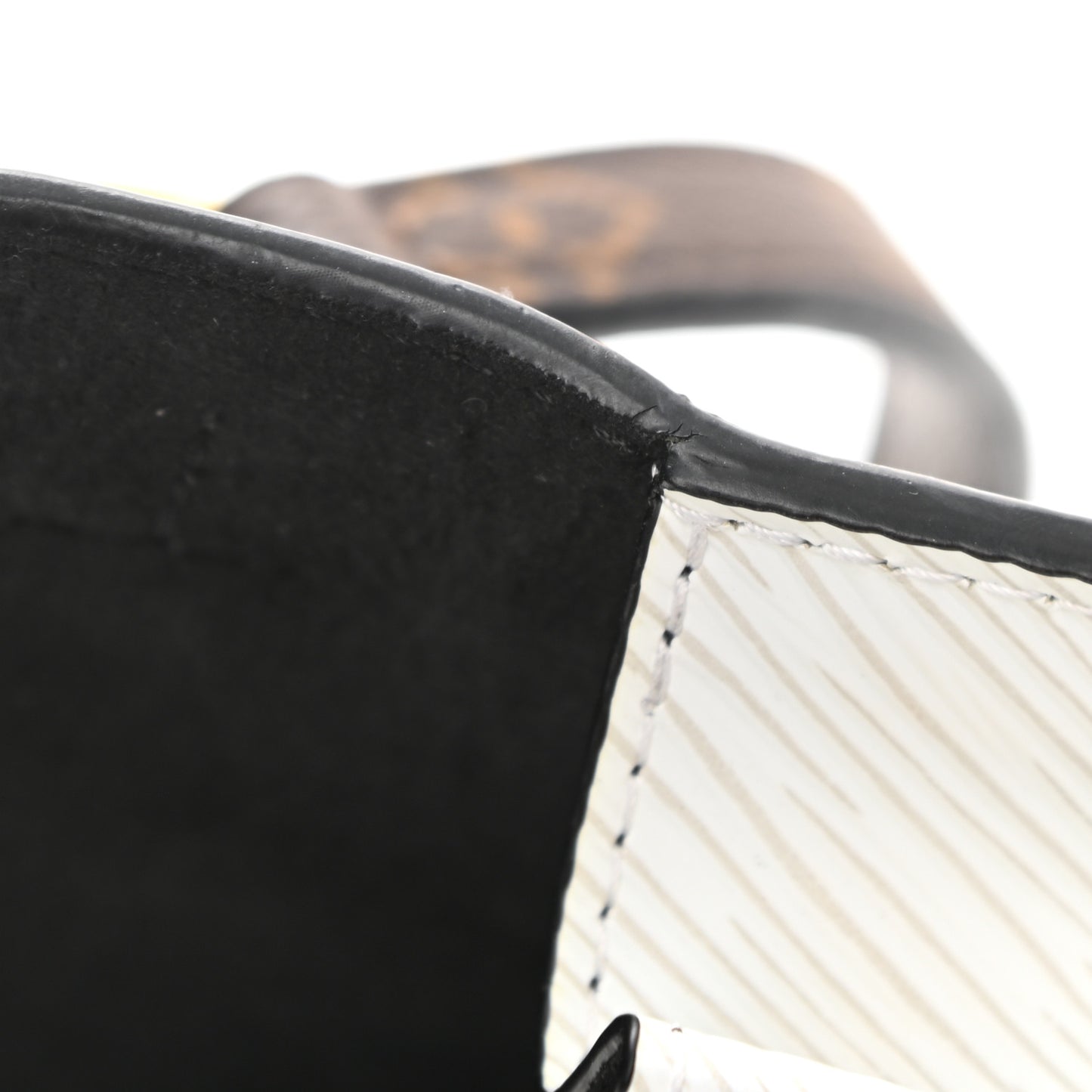 Vernis Epi Monogram Spring Street Black