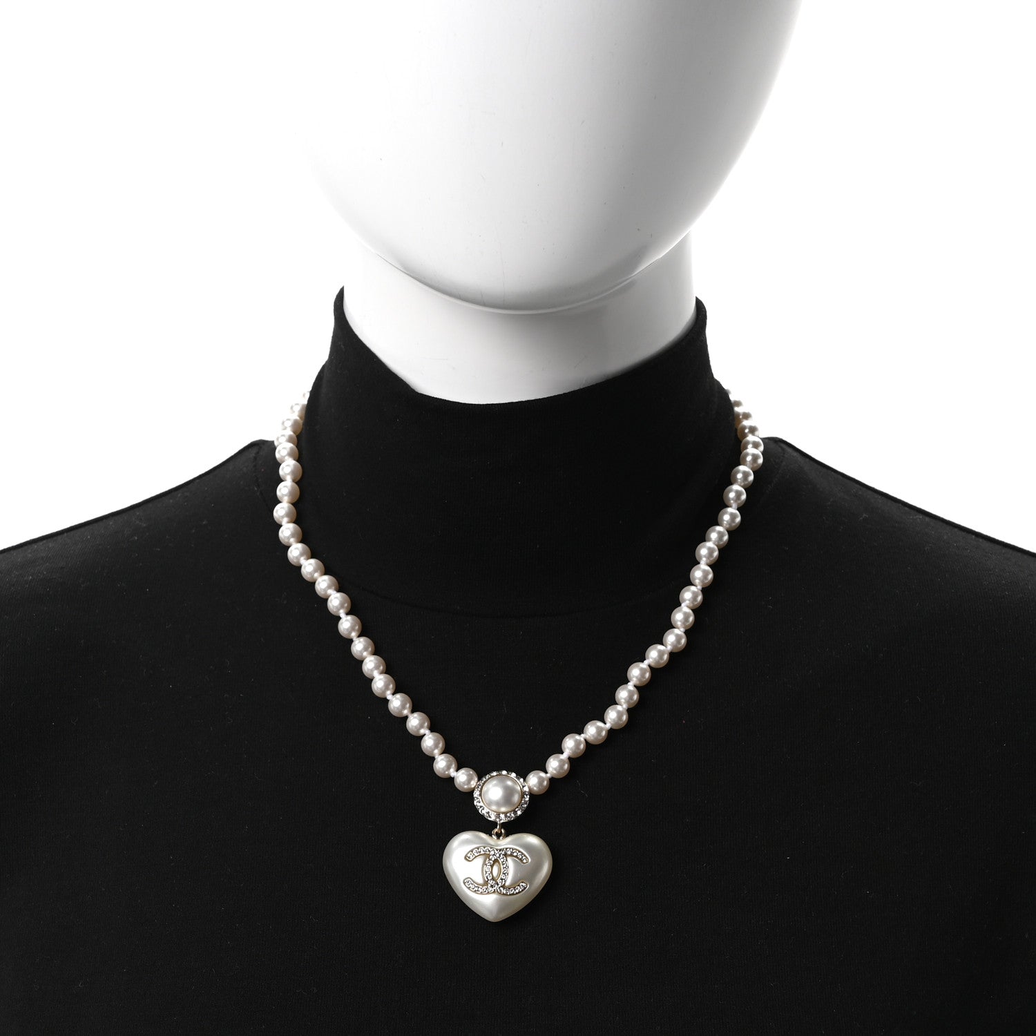 Chanel Pearl Crystal CC Heart Short Necklace Pearly White Gold 2 of 5
