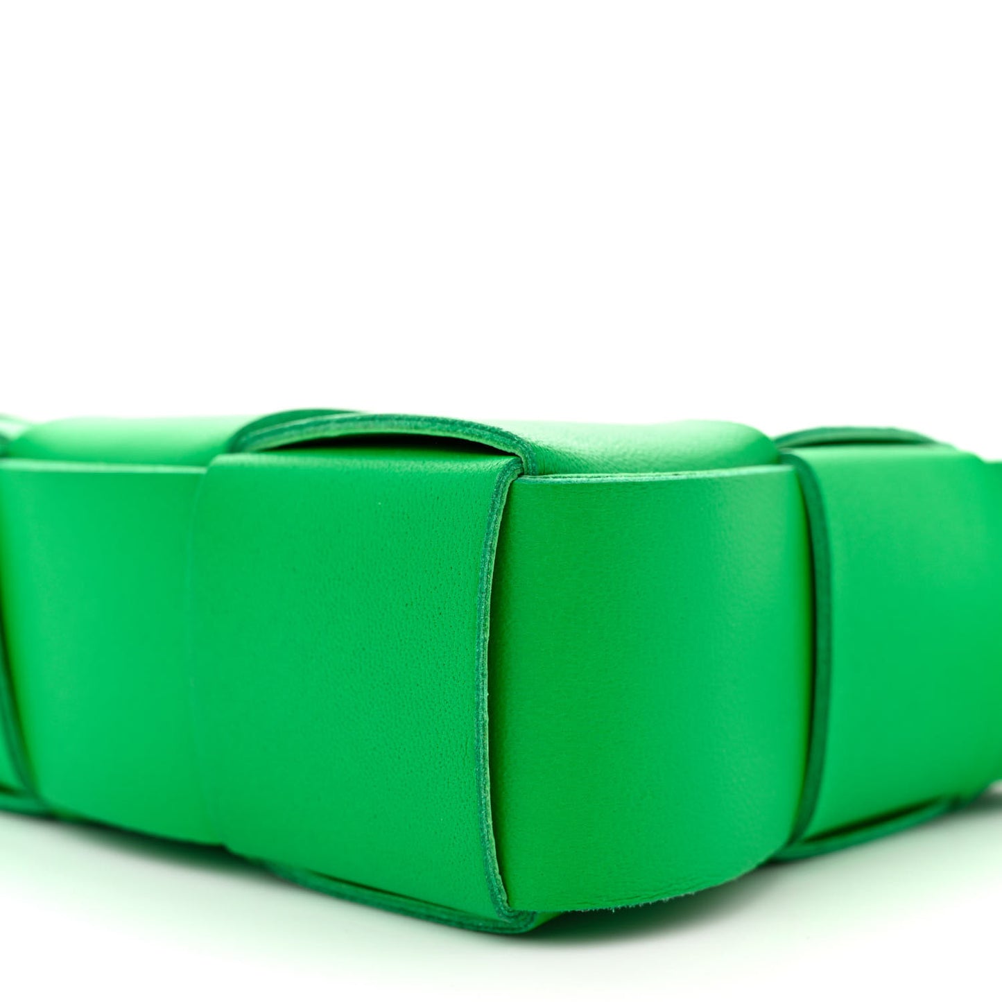 Calfskin Maxi Intrecciato Cassette Pouch On Strap Parakeet