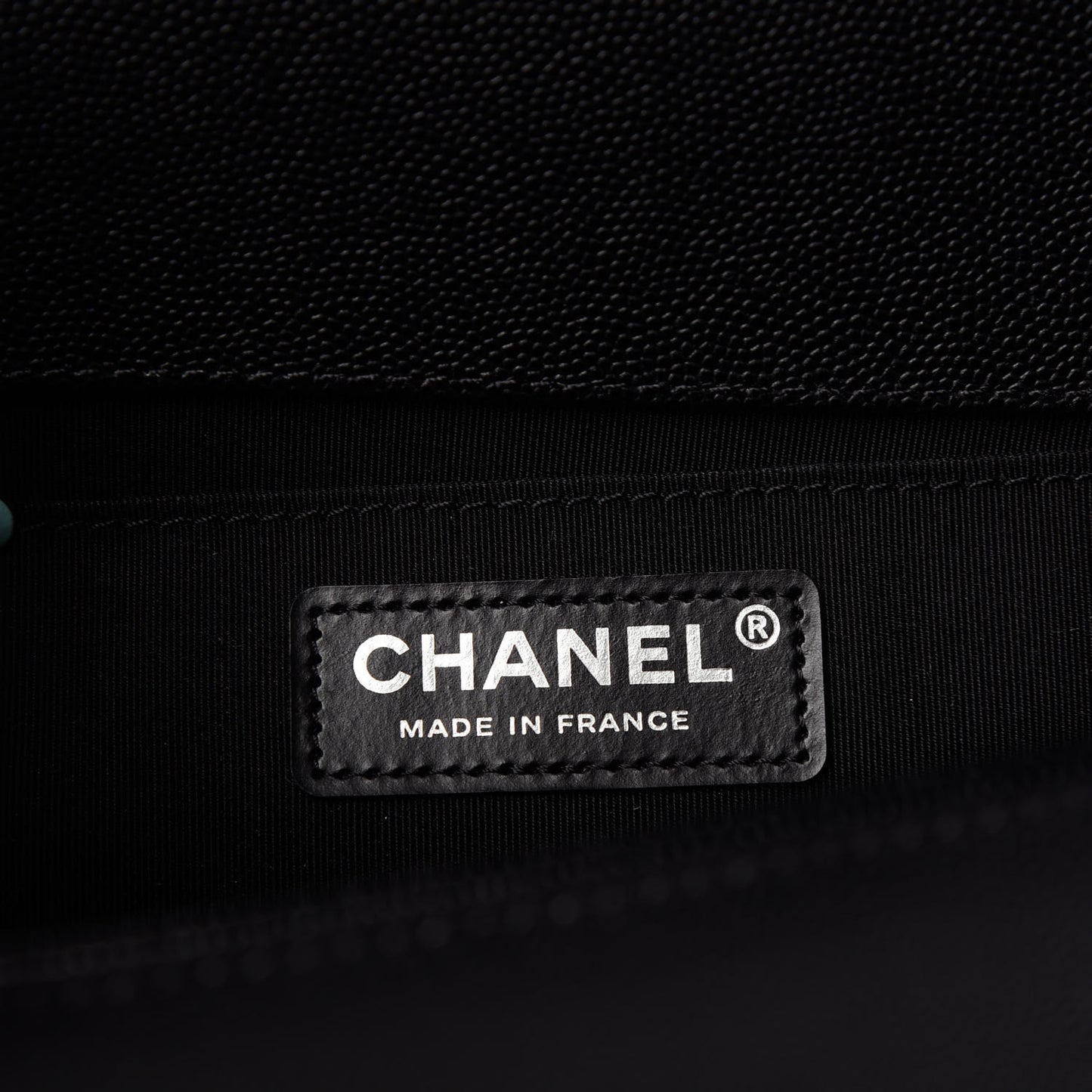 Caviar Quilted Medium Boy Flap Black