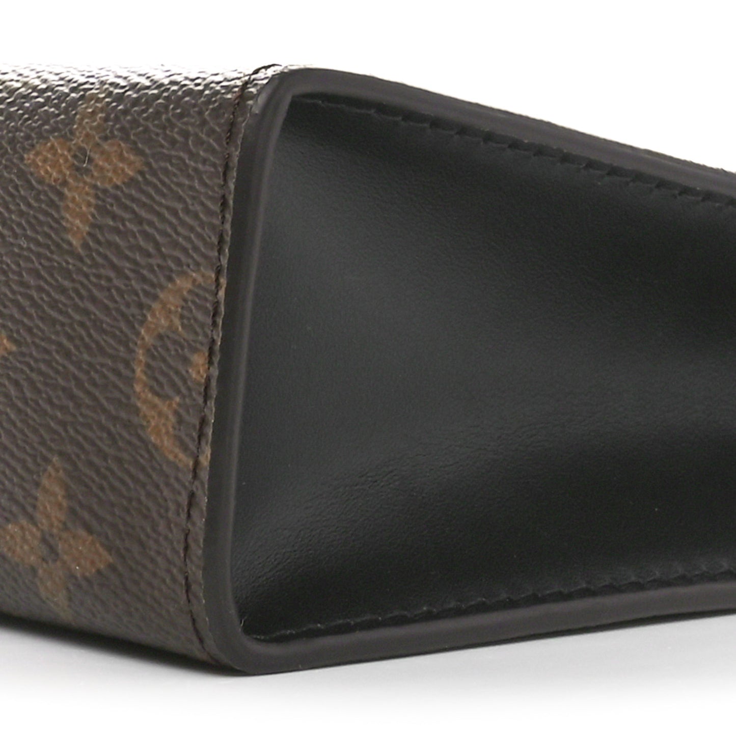 Monogram Poche Toilette NM