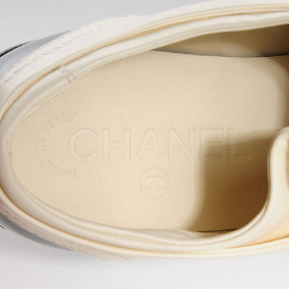 Chanel Lambskin Patent Cap Toe CC Sneakers 37.5 White Black 7 of 8