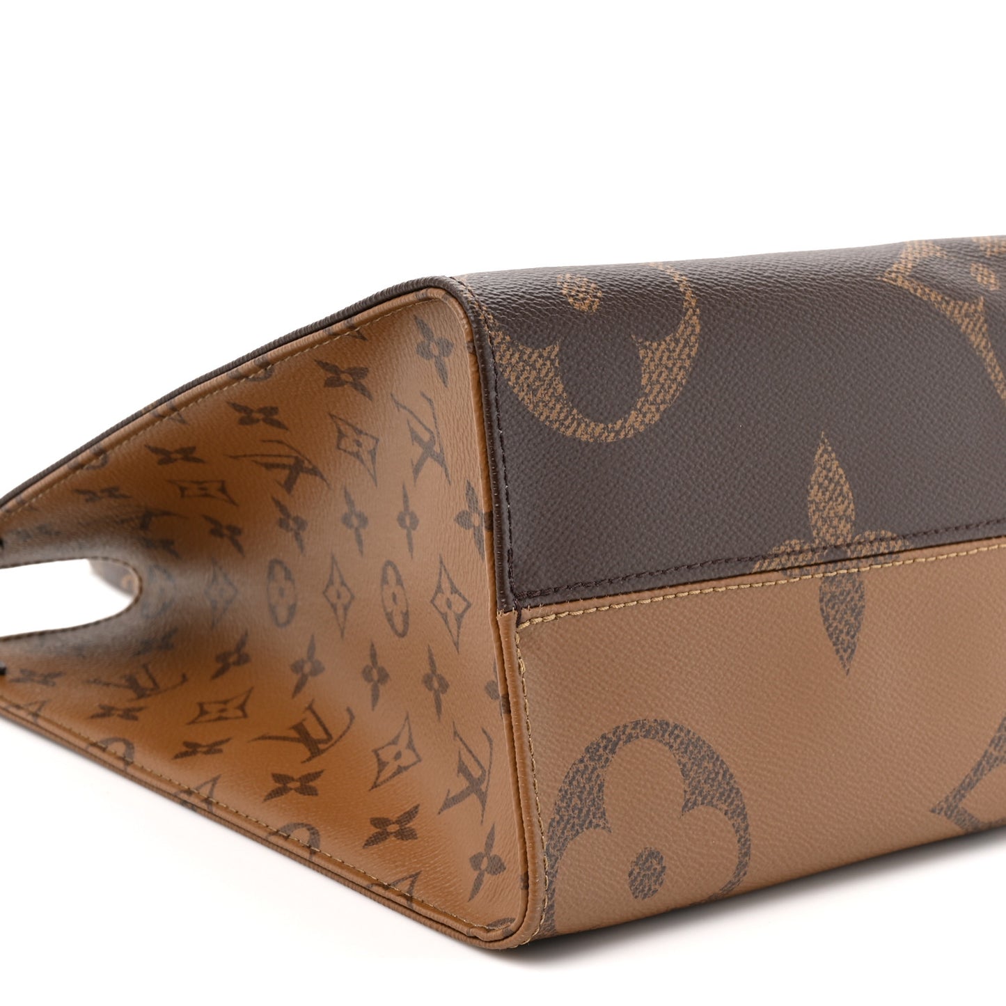 Reverse Monogram Giant Onthego MM