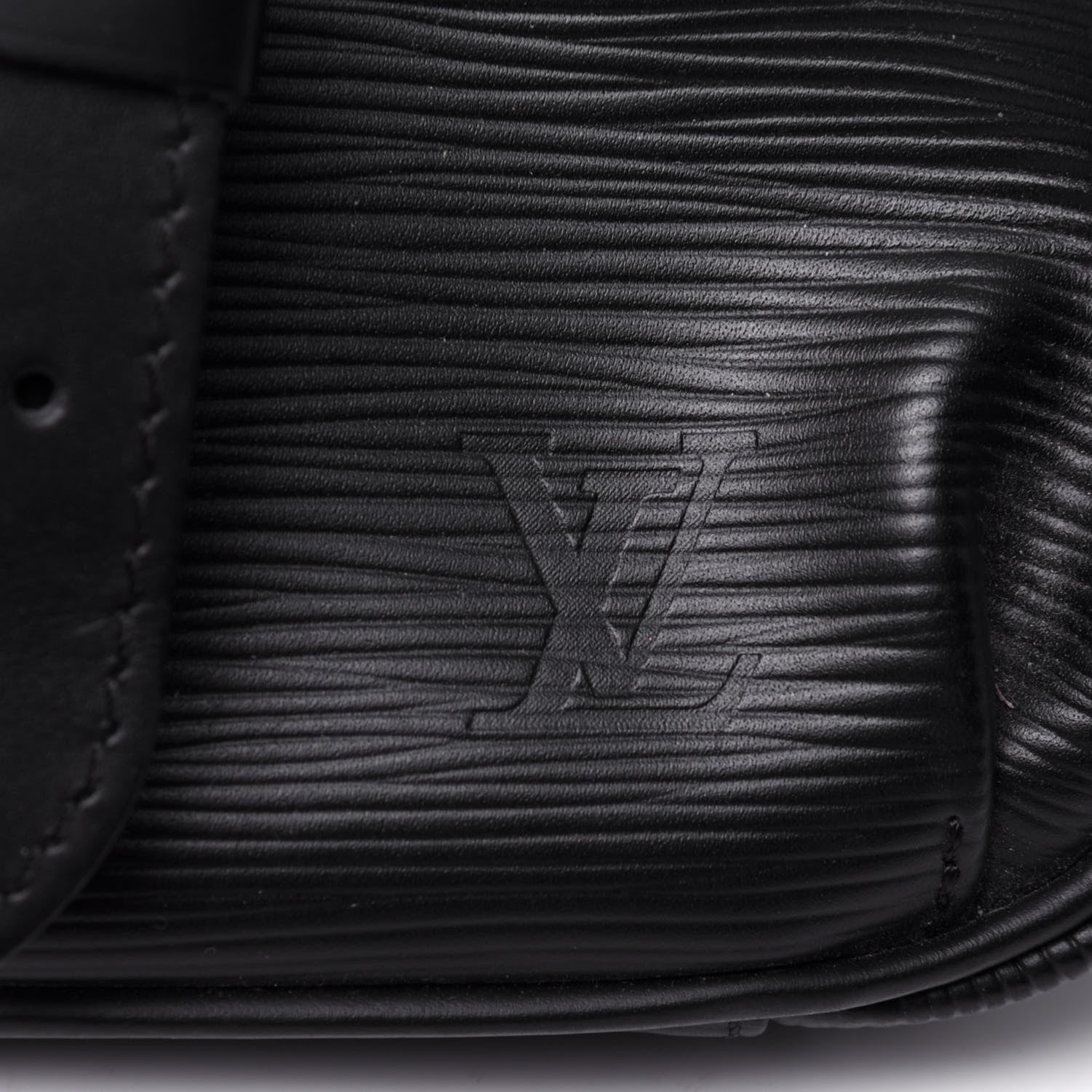Louis Vuitton Epi Christopher Messenger Black 10 of 10