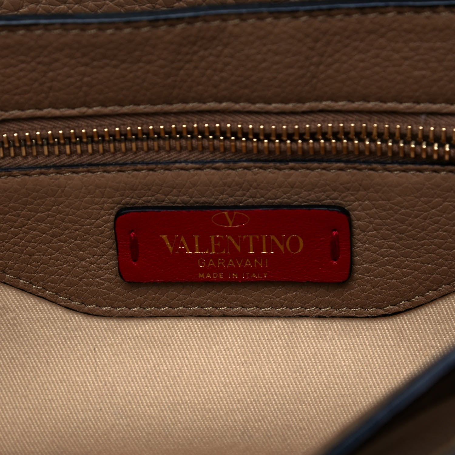 Valentino Garavani Pebbled Calfskin Medium Rockstud Flap Saddle Bag Nocciola 8 of 8