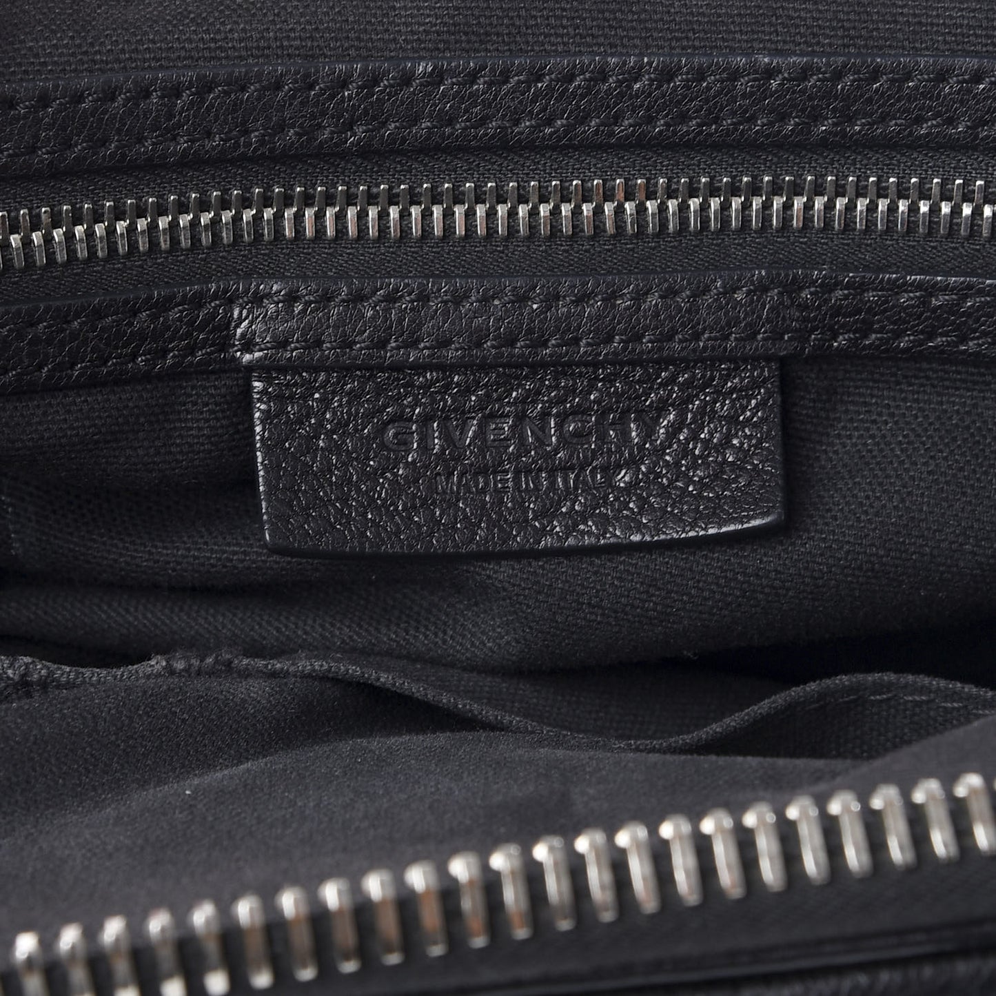 Sugar Goatskin Medium Antigona Black