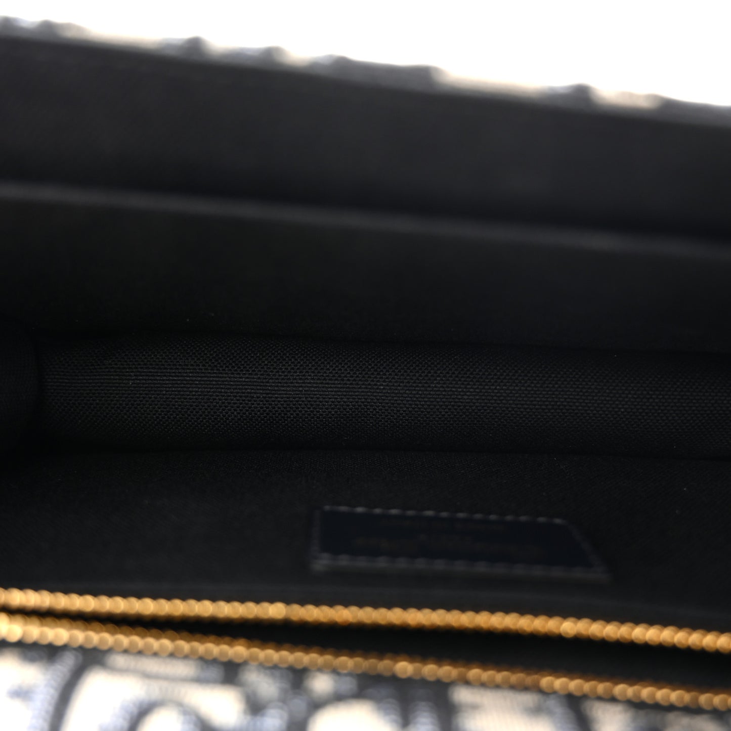 Oblique 30 Montaigne Chain Flap Bag Blue