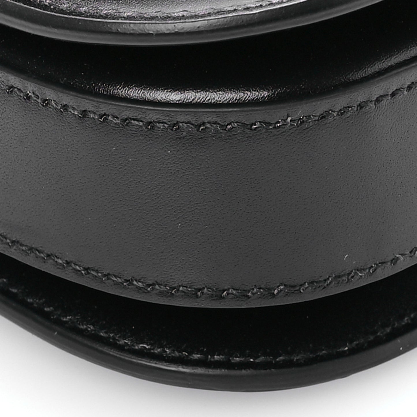 Box Calfskin 30 Montaigne Small Avenue Bag Black