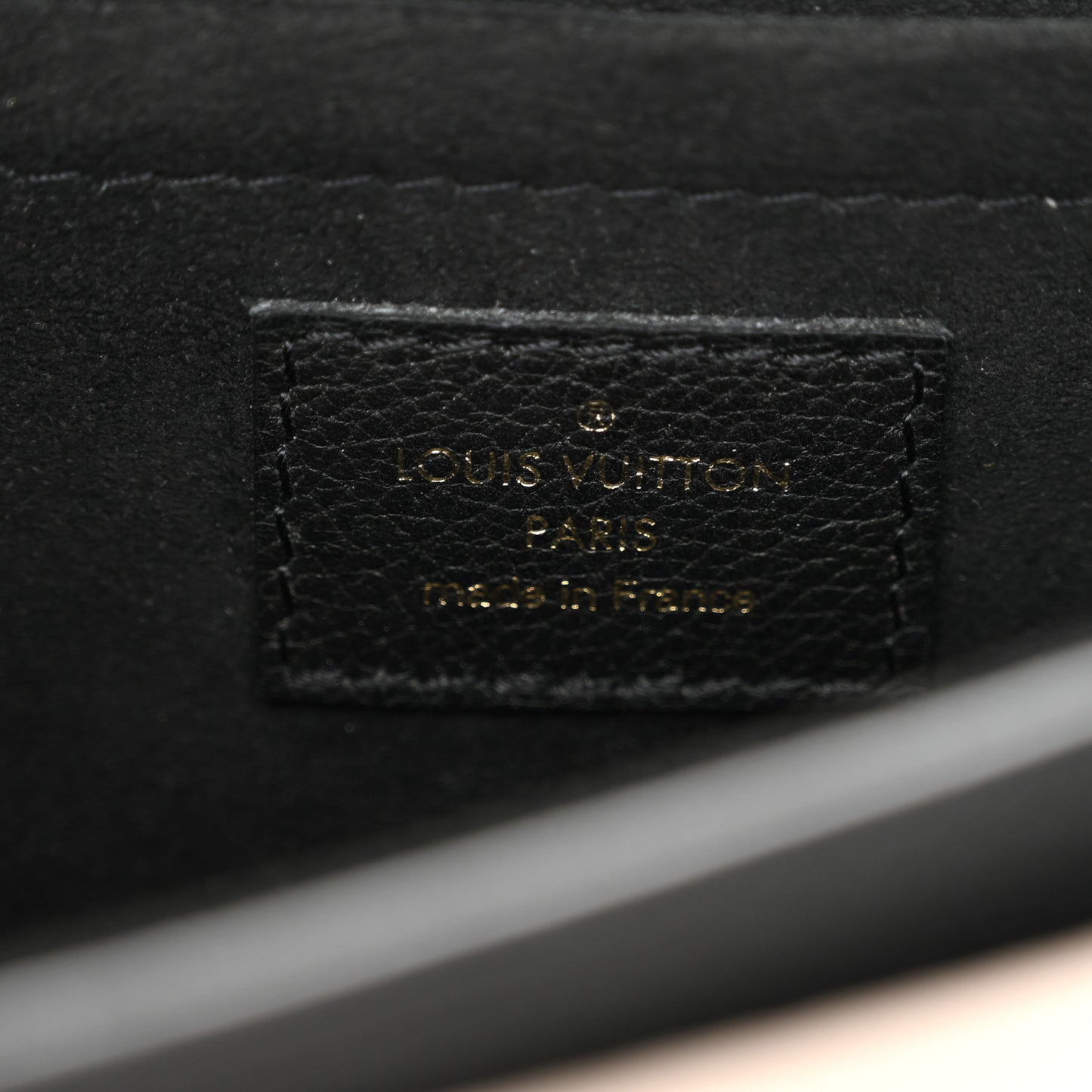 Grained Calfskin Lockme Tender Black