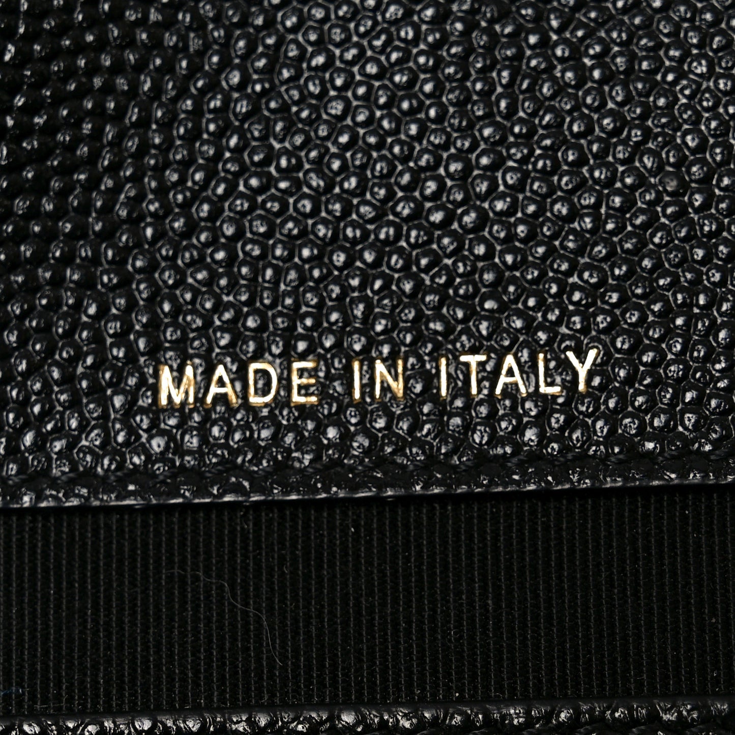 Caviar Quilted Medium Golden Class Pouch Black