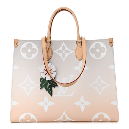 Louis Vuitton Monogram Giant By The Pool Onthego GM Brume 1 of 8