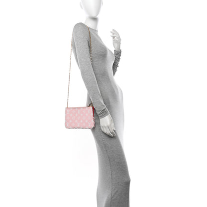 Louis Vuitton Monogram Giant Double Zip Pochette Rouge 2 of 11